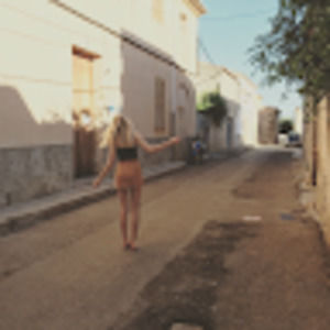 Meet your Posher, Isabel